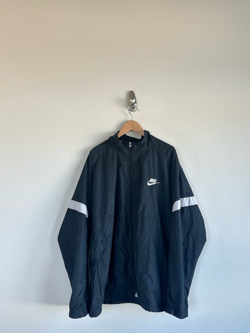 Vintage Nike Black and White Embroidered Logo W/ Grey Trim Windbreaker Size XXL